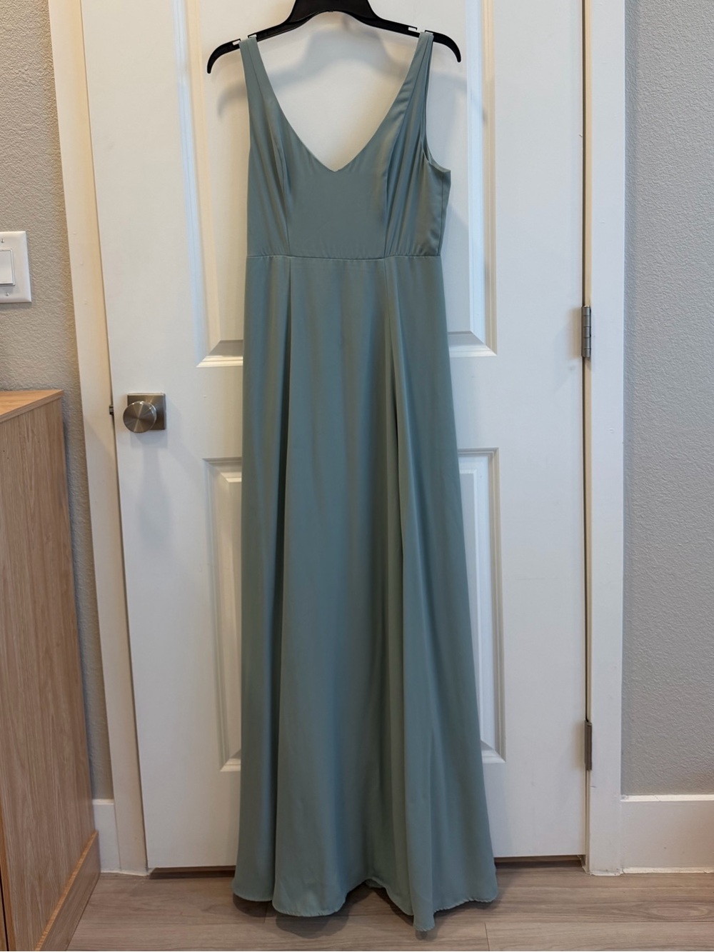 NWOT Show Me Your Mumu Jenn Dress Sage Silver Size Medium - Picture 3 of 8